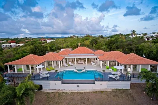 Giselle, Terres Bass hillside, St. Martin