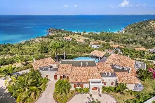 Happy Bay Villa, hillside, walk to beach, Mt. Choisy, St. Martin
