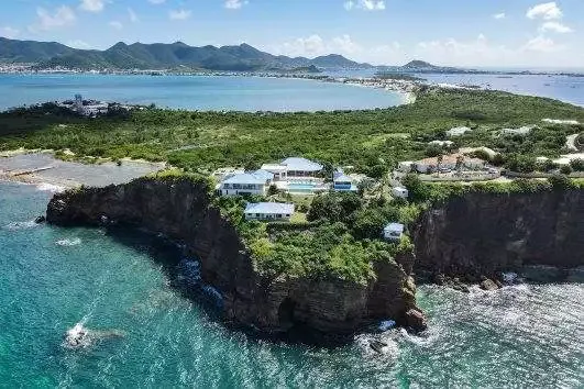 Esprit De La Mer, Terres Basses cliffside, St. Martin