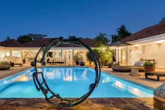 Villa Truffle, Terres Basses French Side