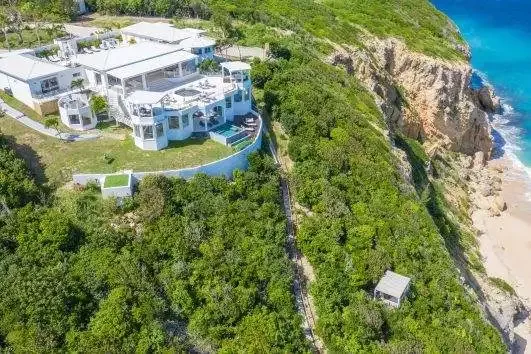 Infinity Blue, Terres Basses cliffside, St. Martin