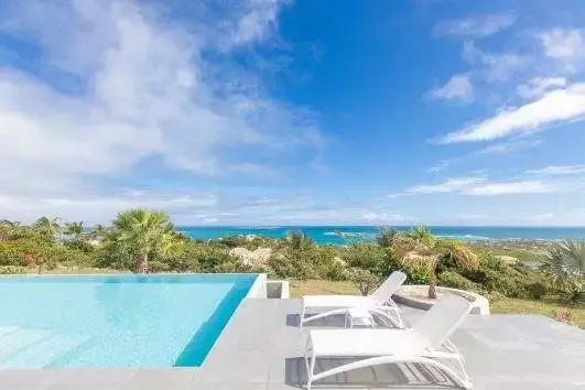 Villa Monte Verde, Orient Bay, hillside