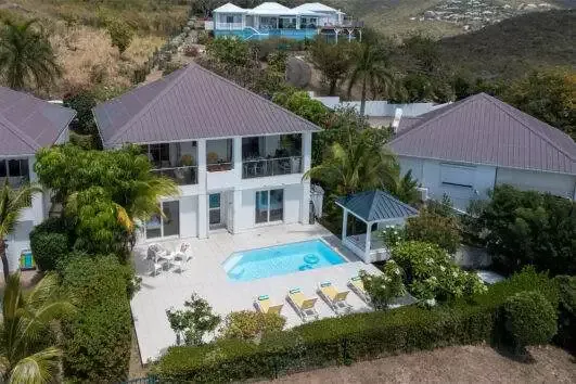 Blue Sailing, Happy Bay, French Side